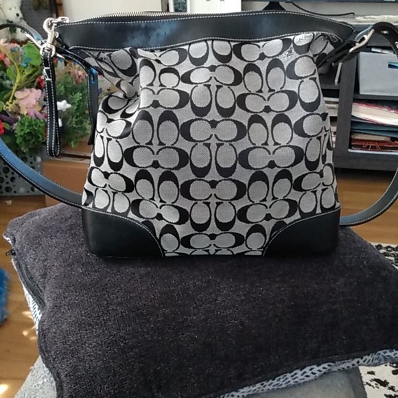 Authentic Coach Shoulder Bag - Picture 9 of 13